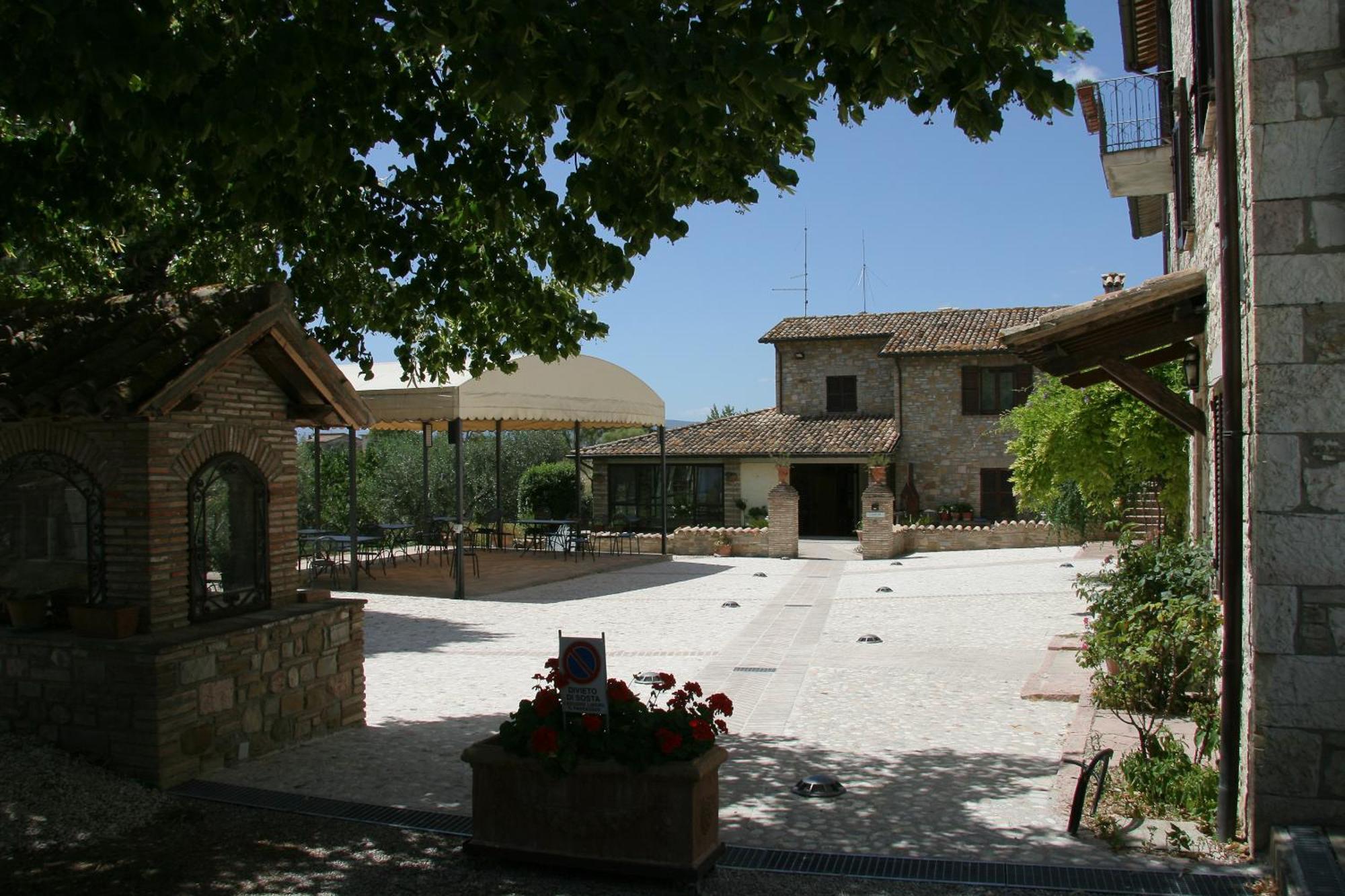 Country House Carfagna Asís Exterior foto